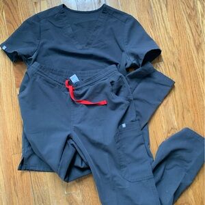 Figs charcoal scrub set